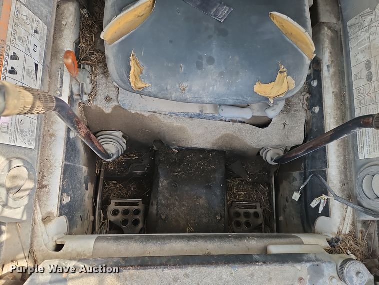 image for item EI8718 2003 Bobcat S185 skid steer loader