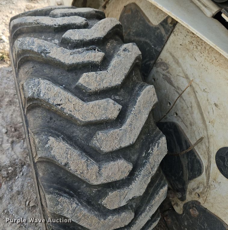 image for item EI8718 2003 Bobcat S185 skid steer loader