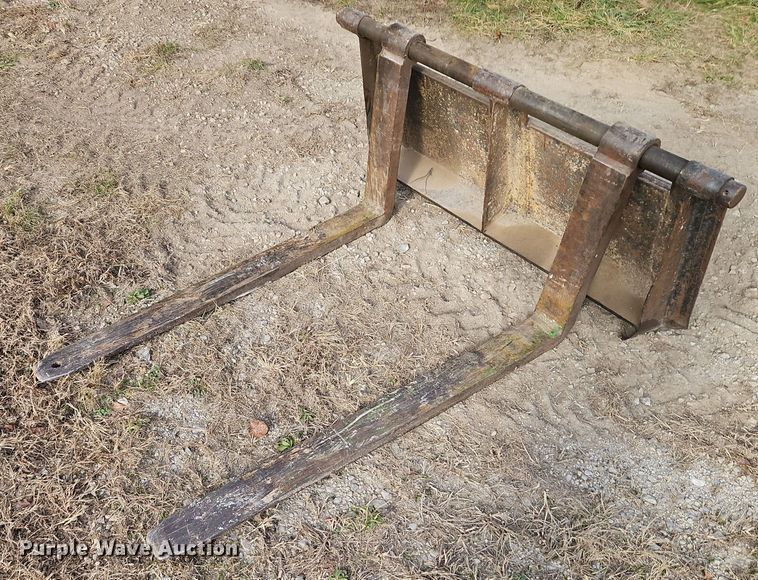 image for item EI8718 2003 Bobcat S185 skid steer loader