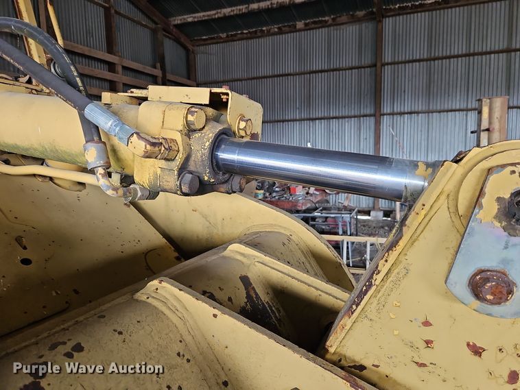 image for item EI8723 1989 Caterpillar 953 track loader