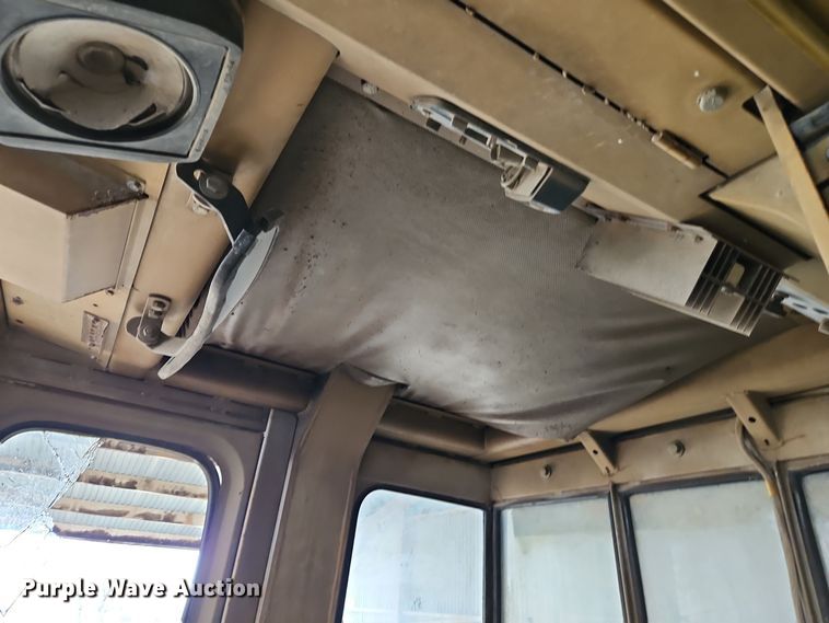 image for item EI8723 1989 Caterpillar 953 track loader