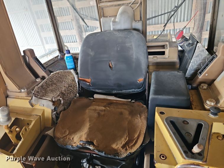 image for item EI8723 1989 Caterpillar 953 track loader