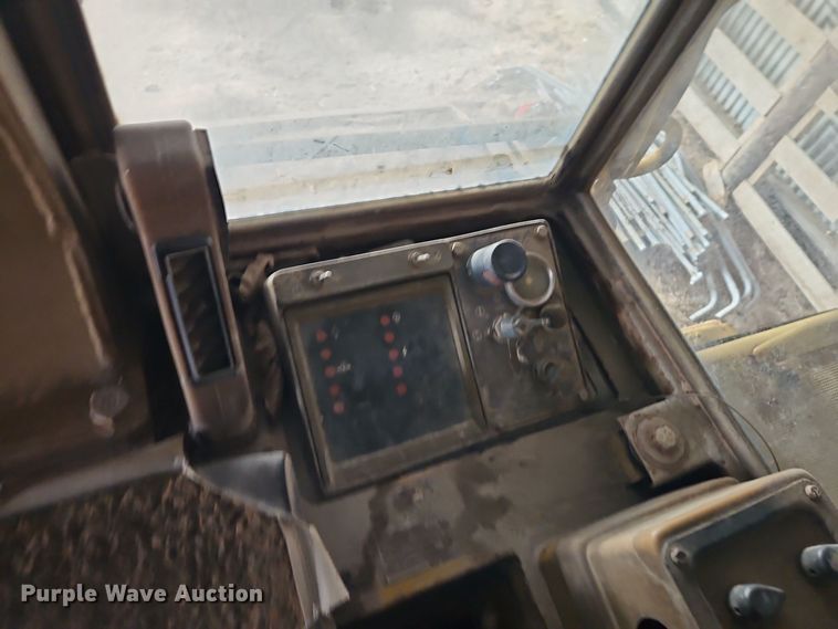 image for item EI8723 1989 Caterpillar 953 track loader