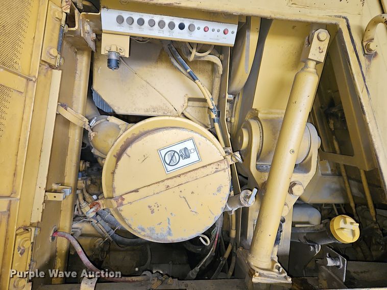 image for item EI8723 1989 Caterpillar 953 track loader