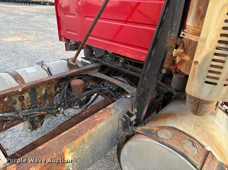 image for item EJ3228 2009 Volvo VN water truck