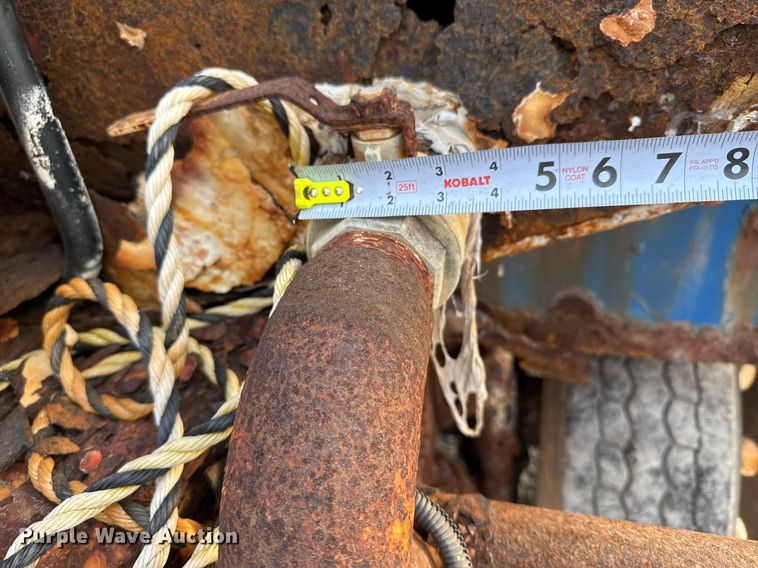 image for item EJ3228 2009 Volvo VN water truck