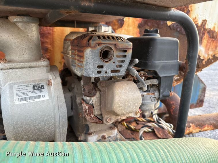 image for item EJ3228 2009 Volvo VN water truck