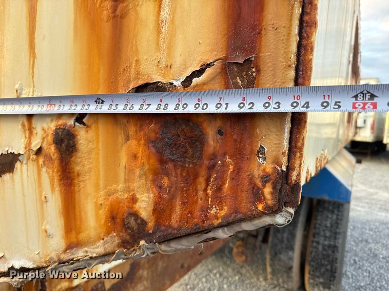 image for item EJ3228 2009 Volvo VN water truck