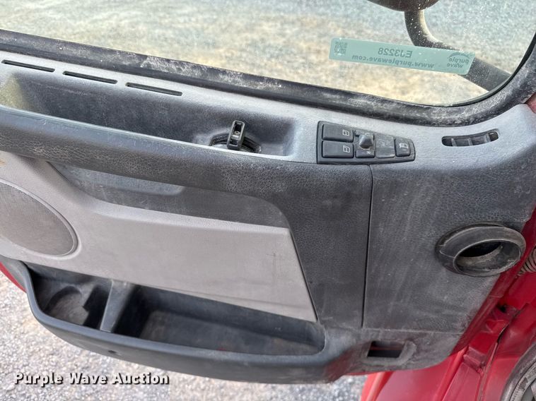 image for item EJ3228 2009 Volvo VN water truck