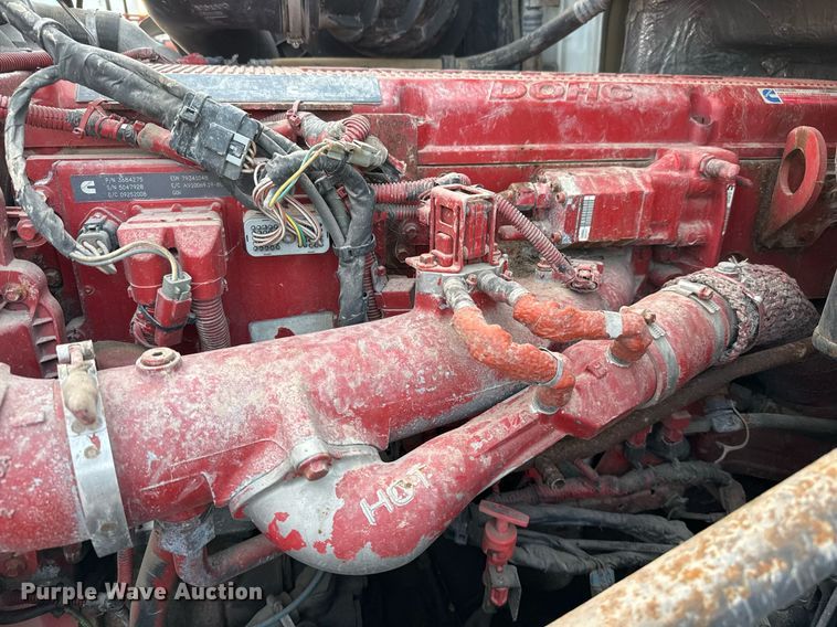 image for item EJ3228 2009 Volvo VN water truck