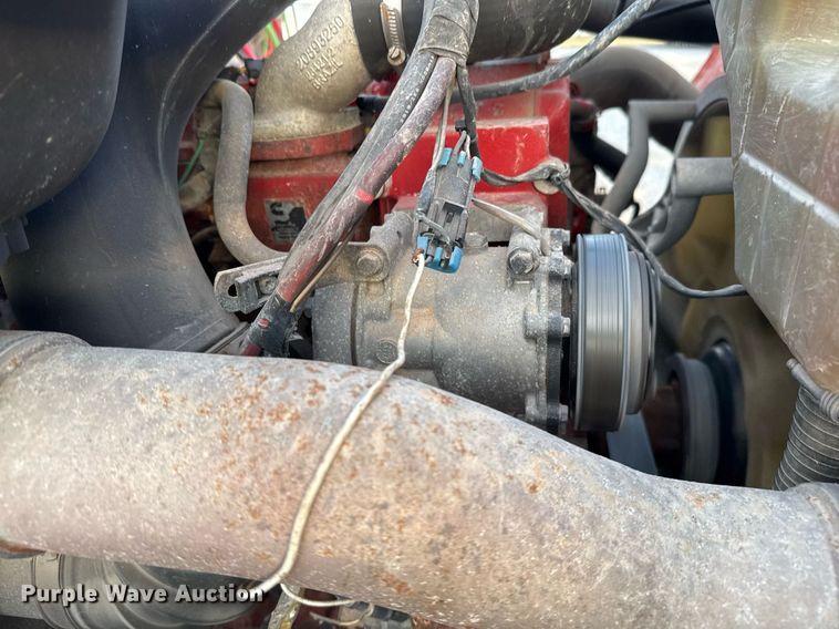 image for item EJ3228 2009 Volvo VN water truck