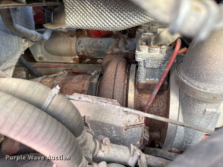 image for item EJ3228 2009 Volvo VN water truck