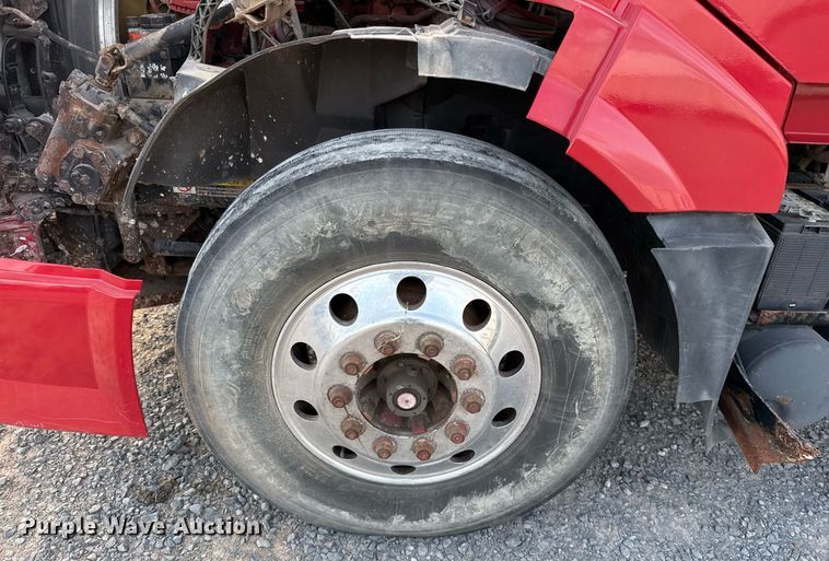 image for item EJ3228 2009 Volvo VN water truck