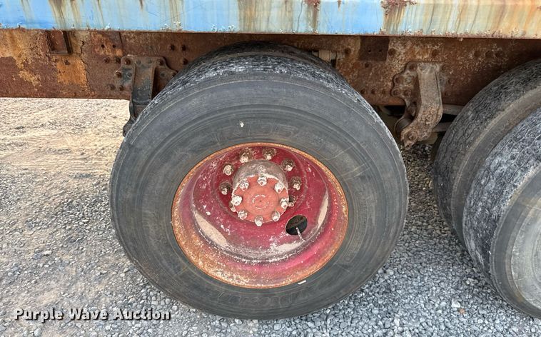 image for item EJ3228 2009 Volvo VN water truck