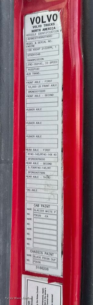 image for item EJ3228 2009 Volvo VN water truck