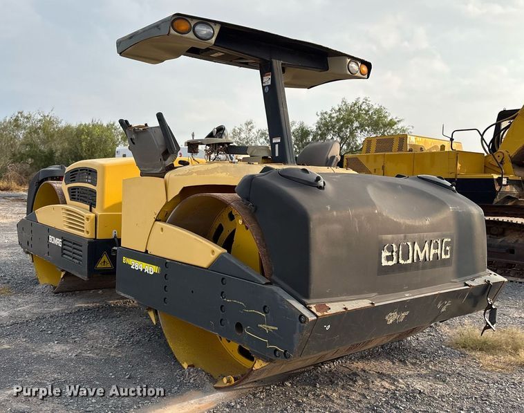 image for item EJ3268 Bomag BW284AD double drum vibratory roller