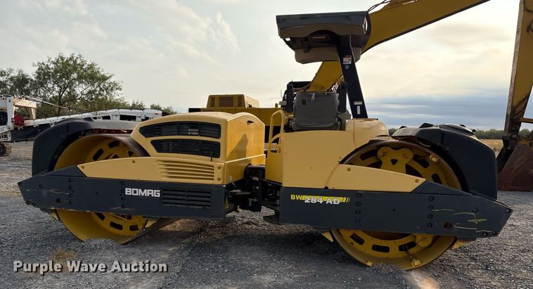 image for item EJ3268 Bomag BW284AD double drum vibratory roller