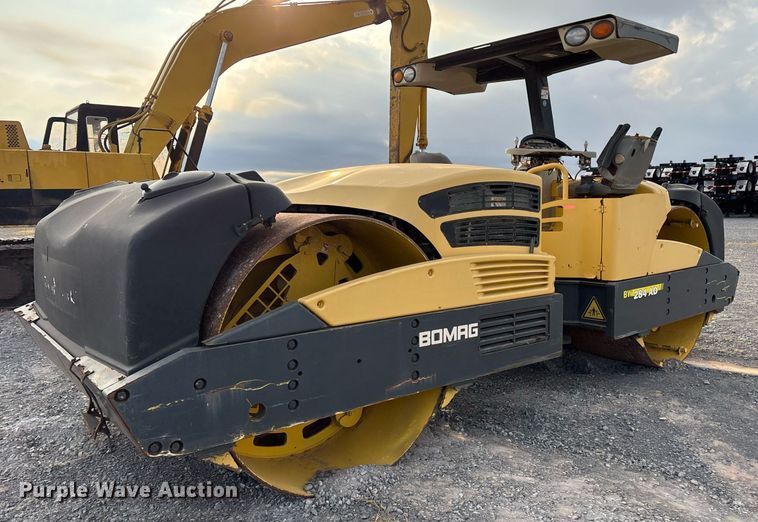 image for item EJ3268 Bomag BW284AD double drum vibratory roller