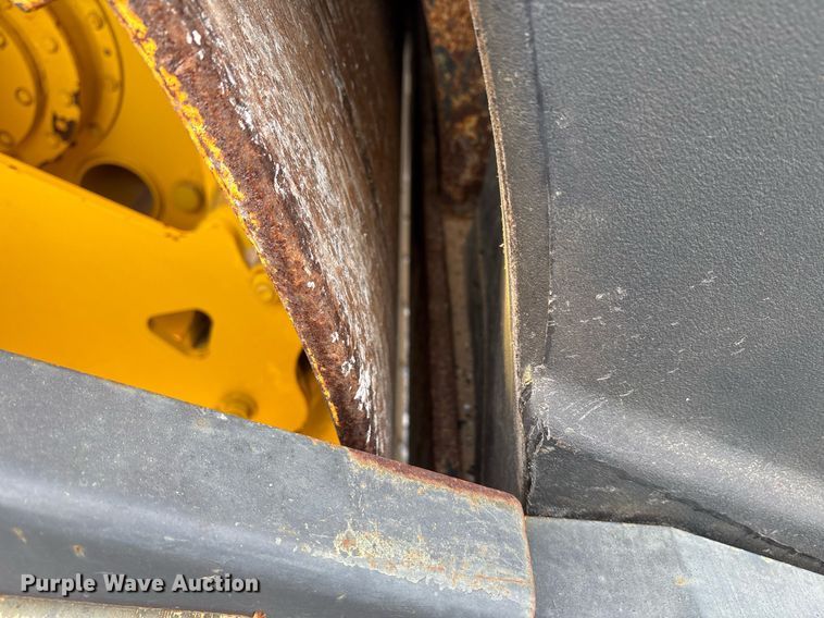 image for item EJ3268 Bomag BW284AD double drum vibratory roller