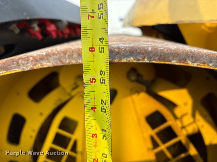 image for item EJ3268 Bomag BW284AD double drum vibratory roller