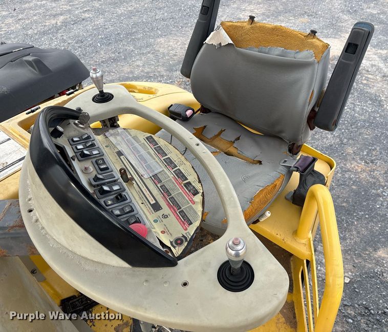 image for item EJ3268 Bomag BW284AD double drum vibratory roller