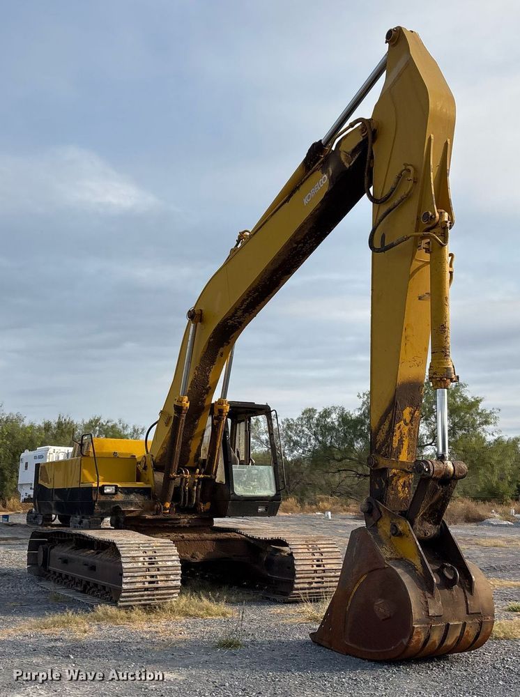 image for item EJ3269 Kobelco MD320BLC excavator