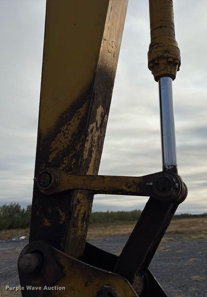 image for item EJ3269 Kobelco MD320BLC excavator