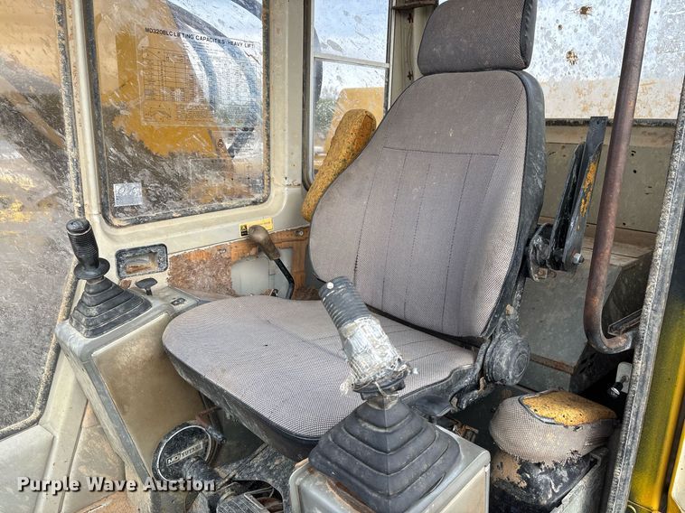 image for item EJ3269 Kobelco MD320BLC excavator