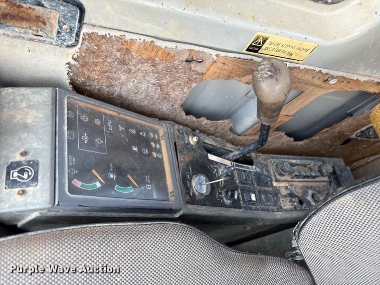 image for item EJ3269 Kobelco MD320BLC excavator