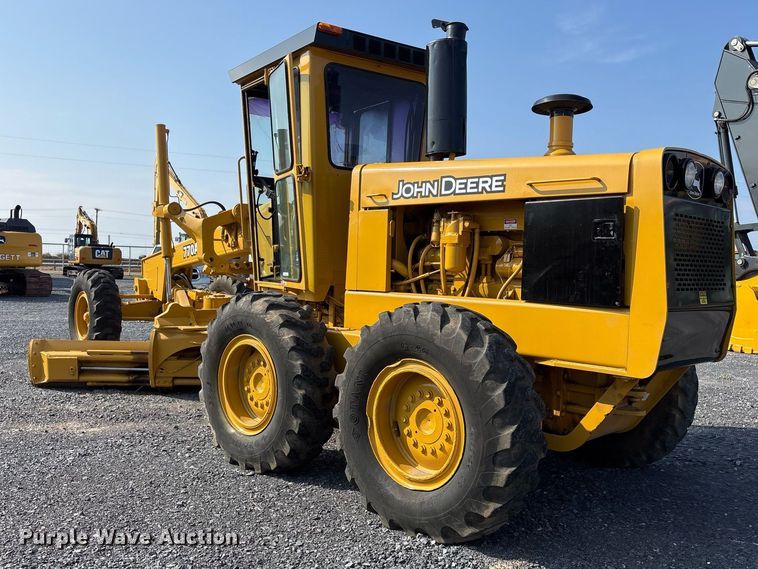 image for item EJ3271 1984 John Deere 770A motor grader