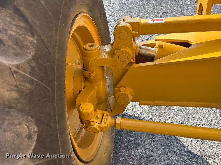 image for item EJ3271 1984 John Deere 770A motor grader