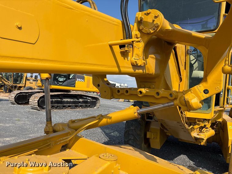 image for item EJ3271 1984 John Deere 770A motor grader