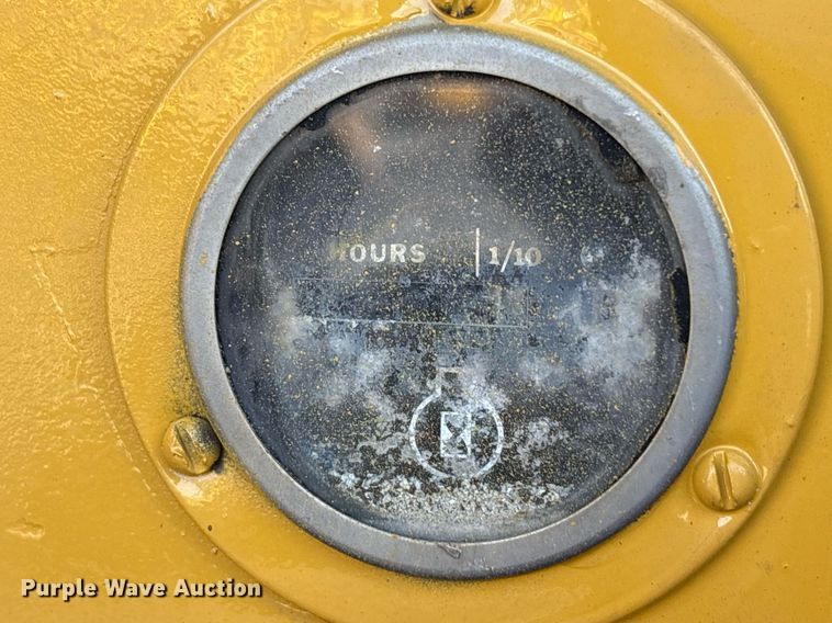 image for item EJ3271 1984 John Deere 770A motor grader