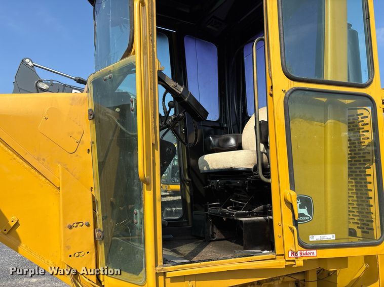 image for item EJ3271 1984 John Deere 770A motor grader
