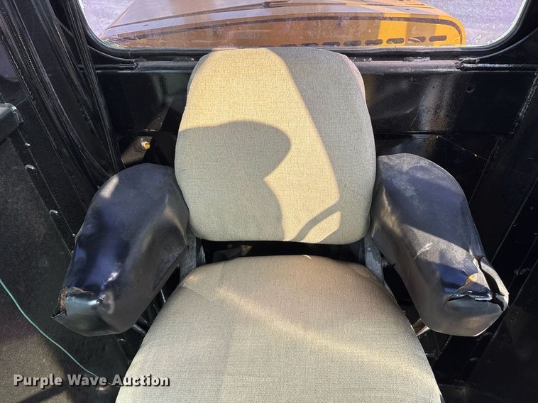 image for item EJ3271 1984 John Deere 770A motor grader