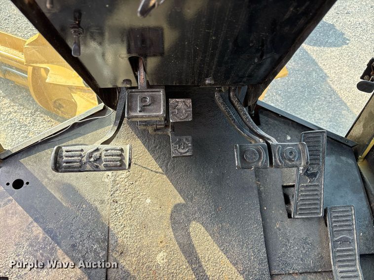 image for item EJ3271 1984 John Deere 770A motor grader