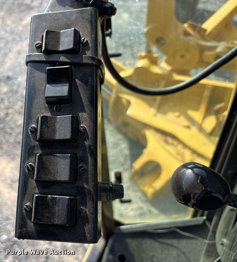 image for item EJ3271 1984 John Deere 770A motor grader