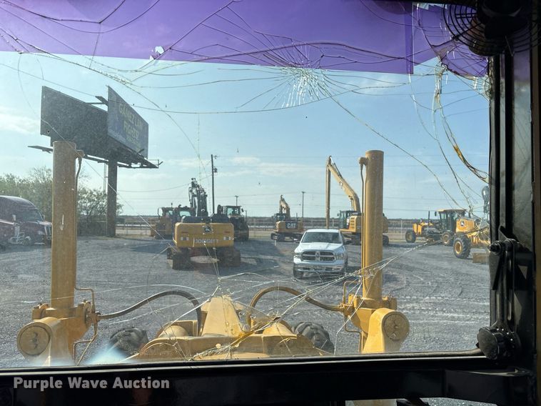 image for item EJ3271 1984 John Deere 770A motor grader