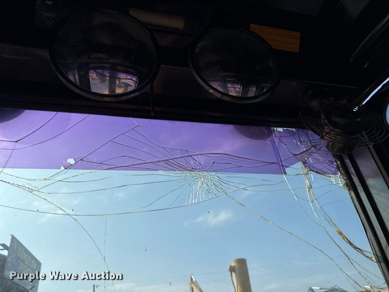 image for item EJ3271 1984 John Deere 770A motor grader