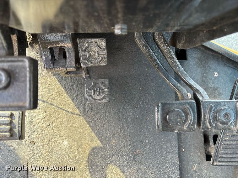 image for item EJ3271 1984 John Deere 770A motor grader