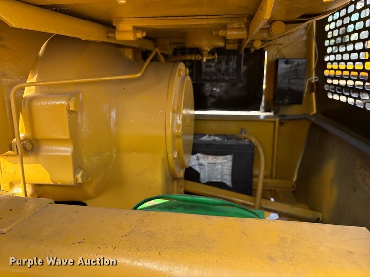 image for item EJ3271 1984 John Deere 770A motor grader