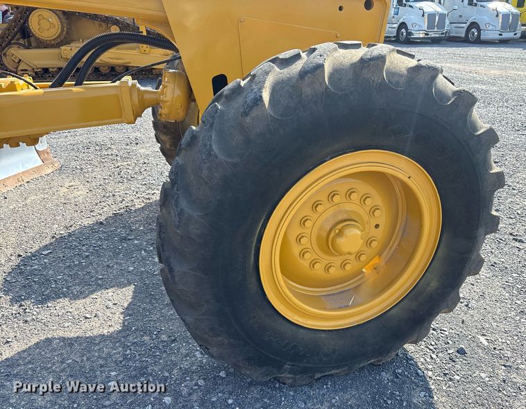 image for item EJ3271 1984 John Deere 770A motor grader