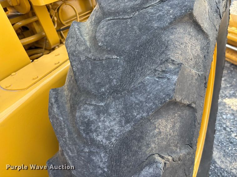 image for item EJ3271 1984 John Deere 770A motor grader