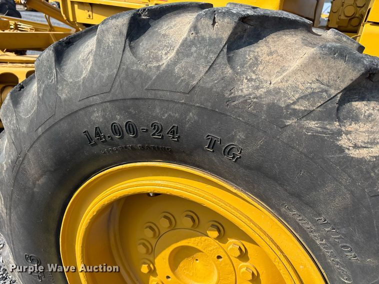 image for item EJ3271 1984 John Deere 770A motor grader