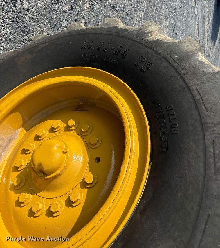 image for item EJ3271 1984 John Deere 770A motor grader