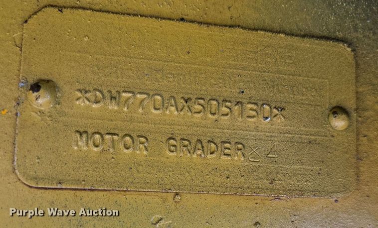 image for item EJ3271 1984 John Deere 770A motor grader