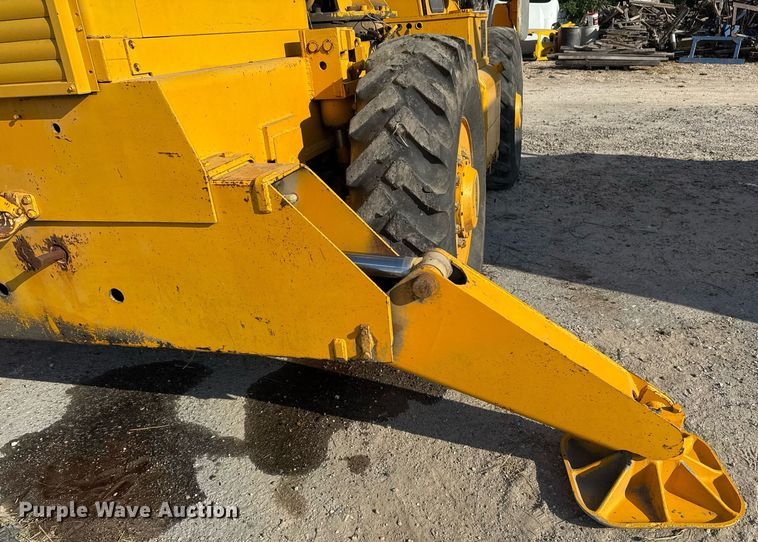 image for item EJ3280 Pettibone 16 MK crane