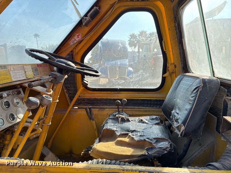 image for item EJ3280 Pettibone 16 MK crane