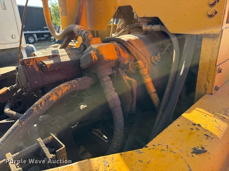 image for item EJ3280 Pettibone 16 MK crane