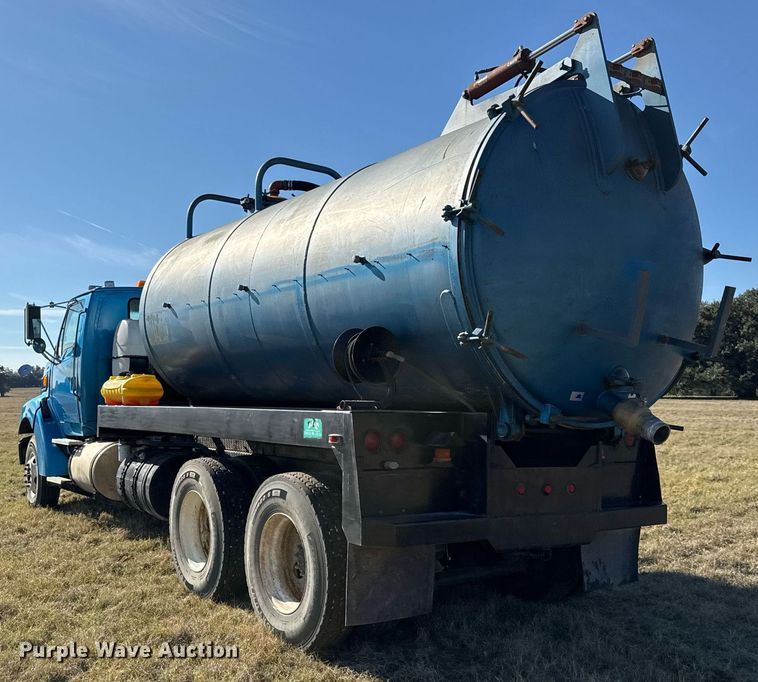 image for item EJ3304 1998 Ford hydrovac truck